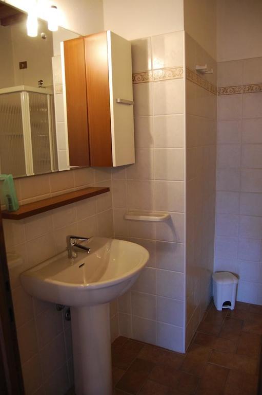 Apartment Il Casino Numero 5 Lajatico Δωμάτιο φωτογραφία